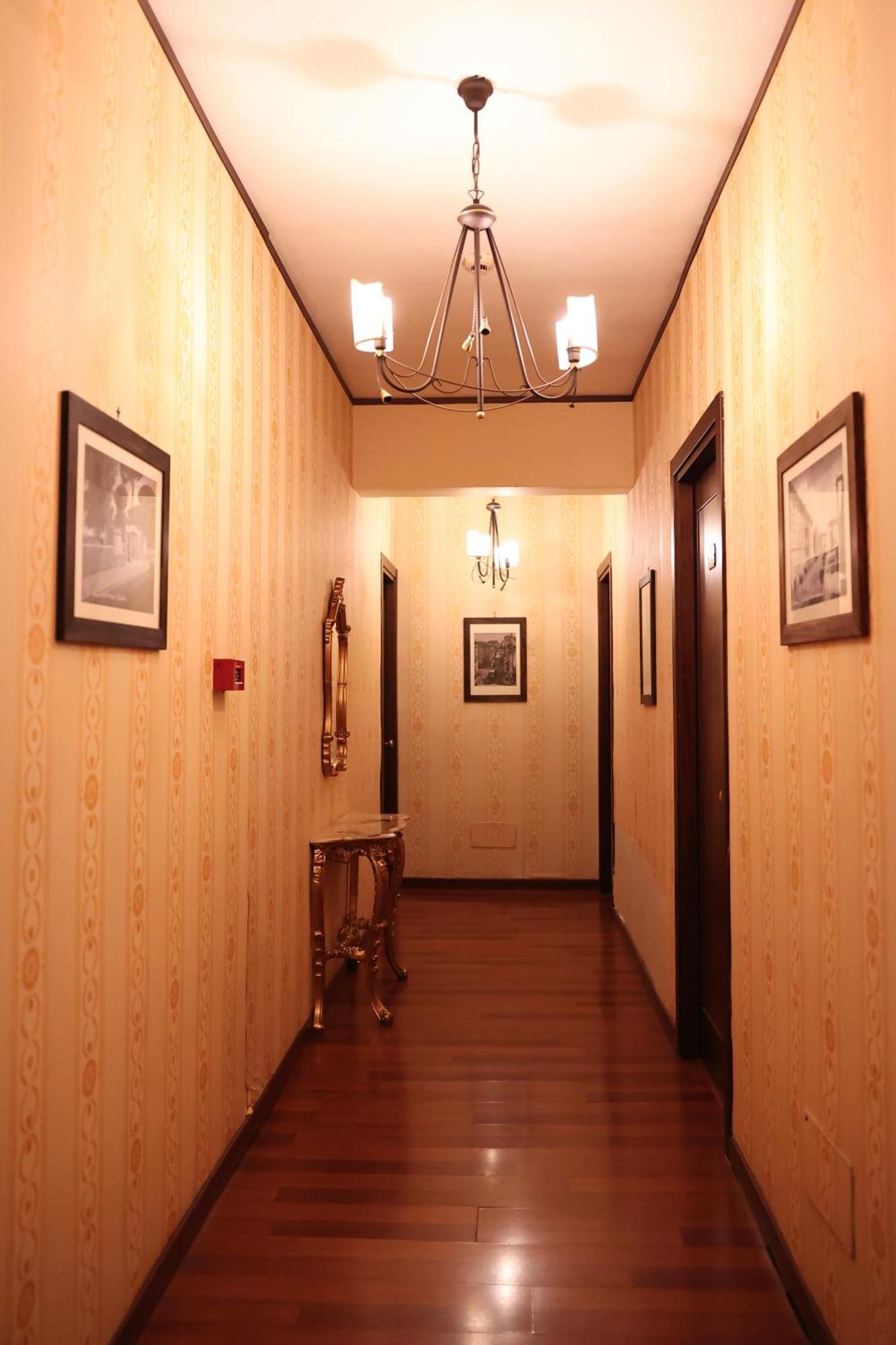 Hotel Max Aversa Buitenkant foto