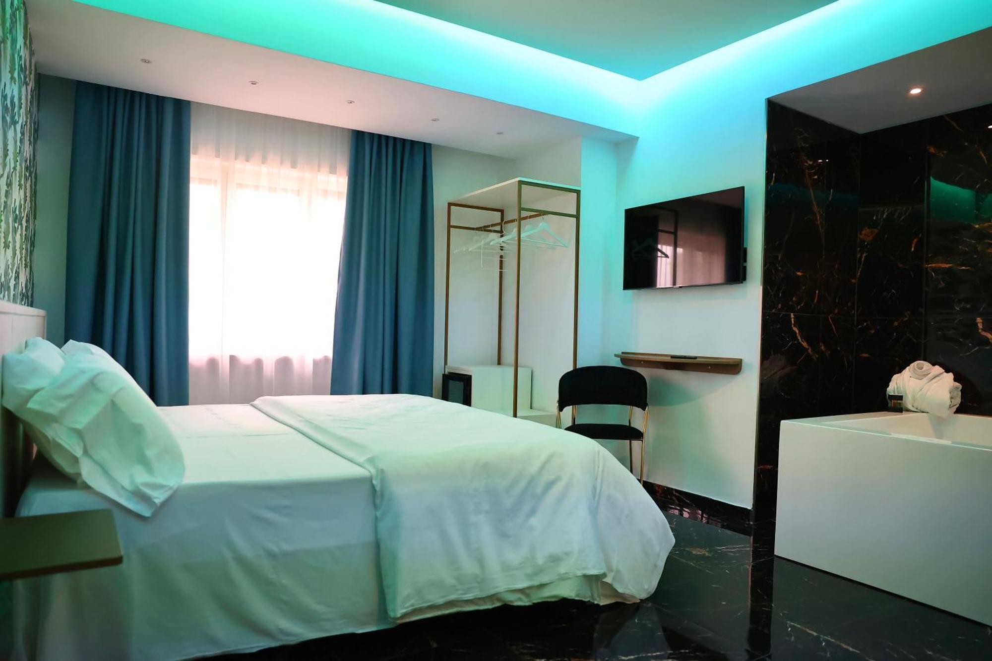 Hotel Max Aversa Buitenkant foto