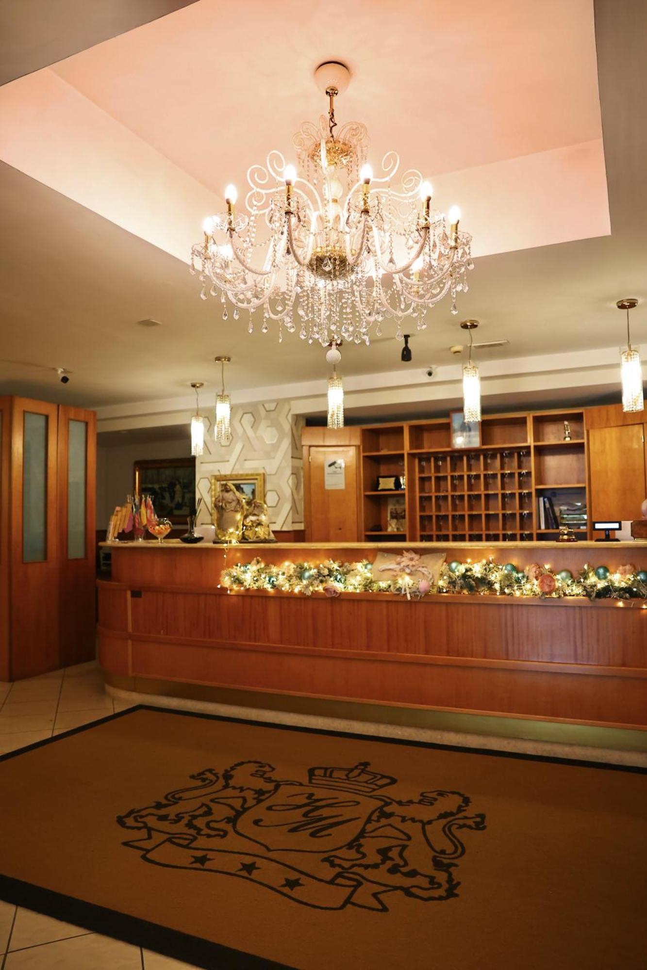 Hotel Max Aversa Buitenkant foto