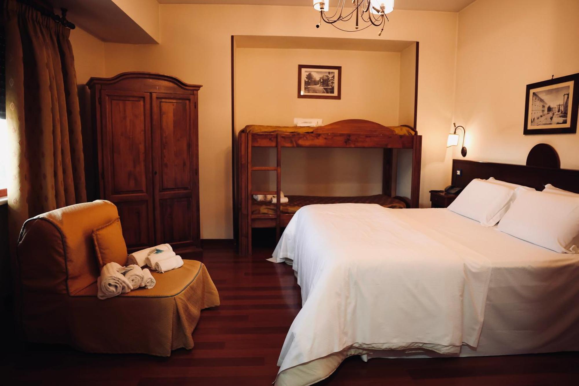 Hotel Max Aversa Buitenkant foto