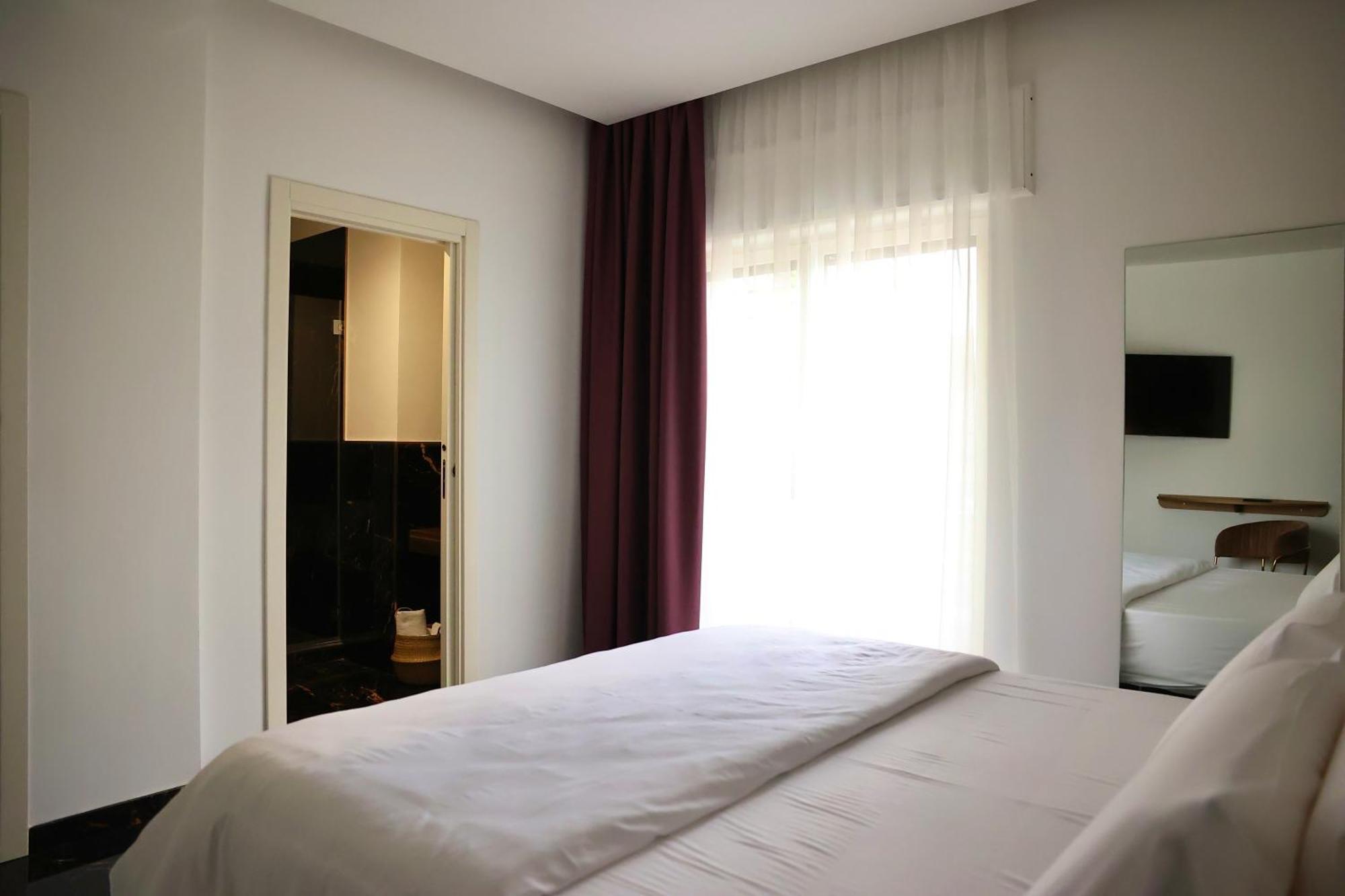 Hotel Max Aversa Buitenkant foto