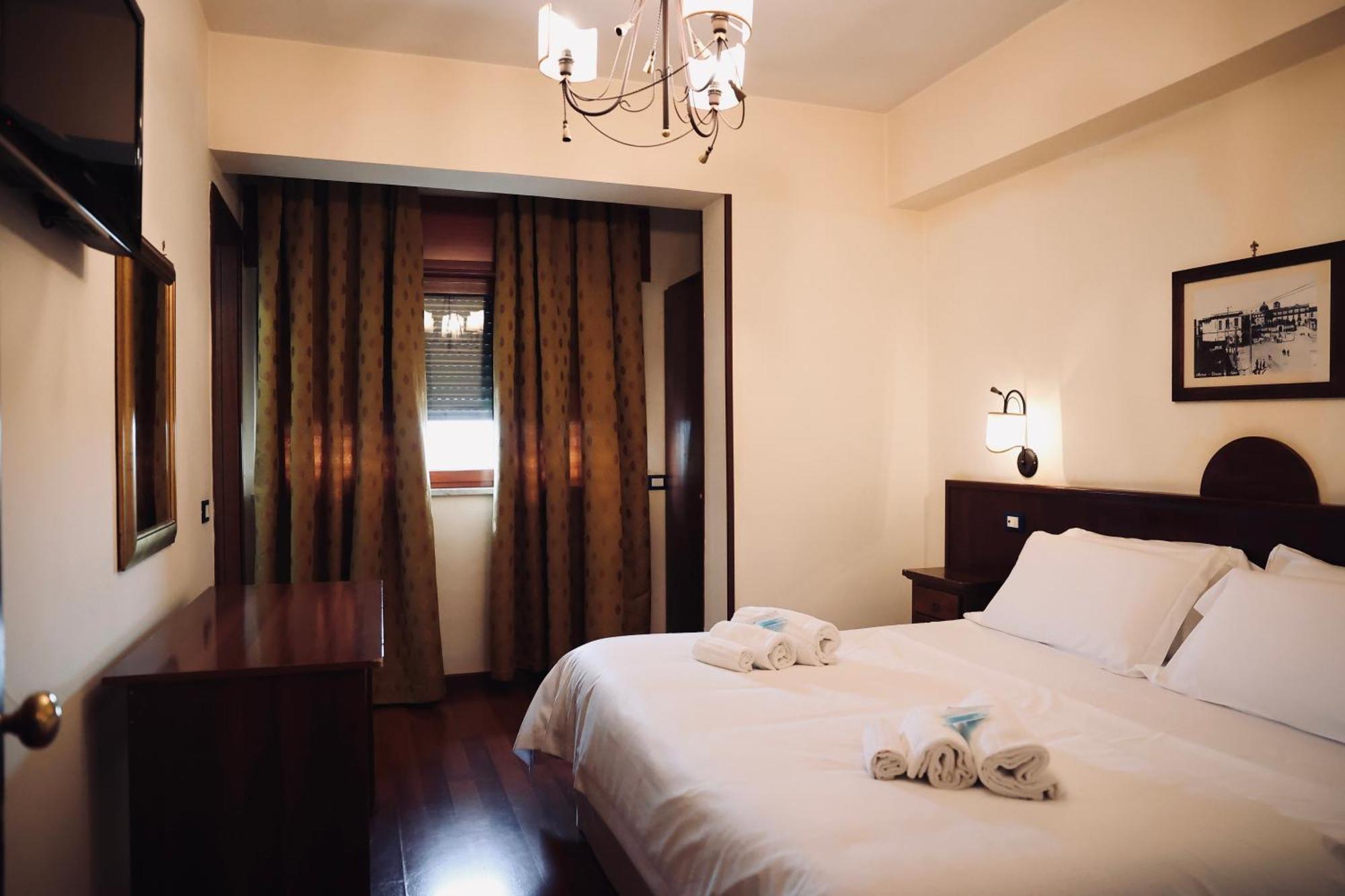 Hotel Max Aversa Buitenkant foto
