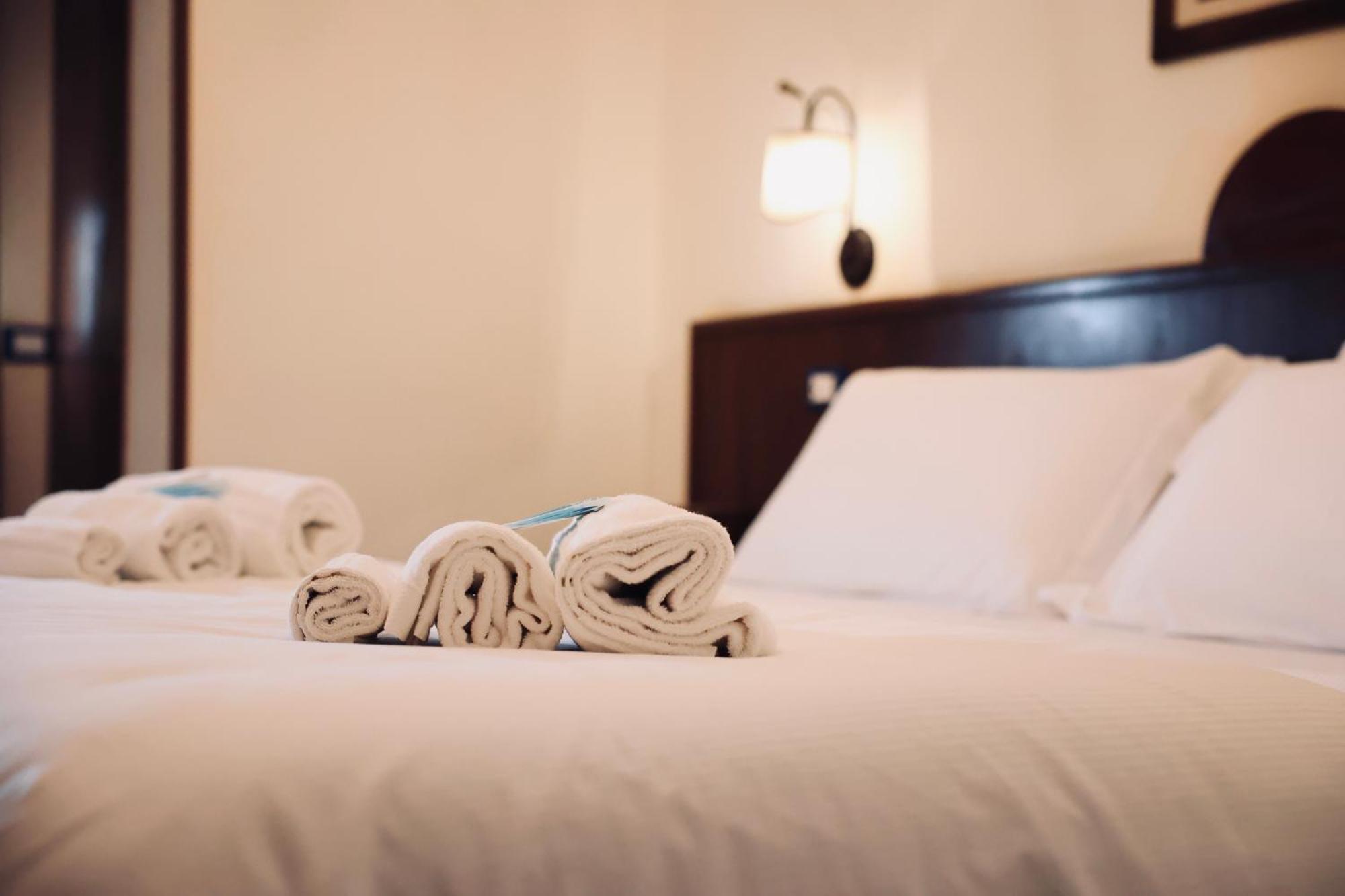 Hotel Max Aversa Buitenkant foto