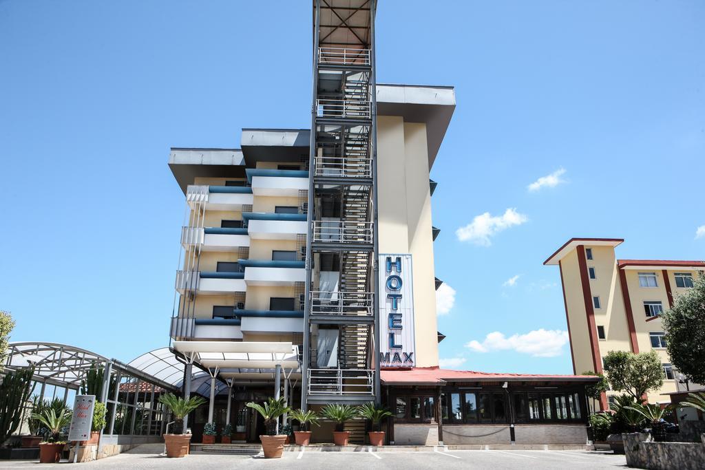 Hotel Max Aversa Buitenkant foto