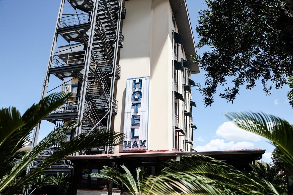 Hotel Max Aversa Buitenkant foto
